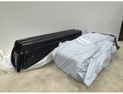 Unclaimed Freight (GCA1002) - Lot 2899