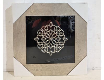 Exquisite decorative ornament featuring an intrica...