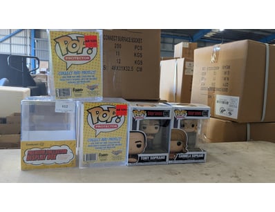 FUNKO POP COLLECTIBLES BUNDLE - PROTECTORS, DISPLA...