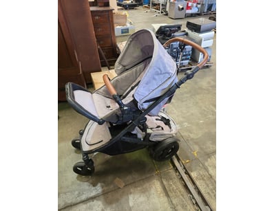Strider Compact Deluxe Edition pram/stroller in gr...