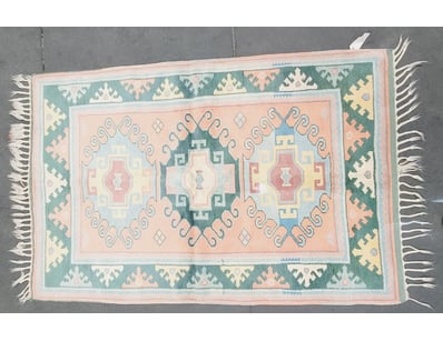 TURKISH HANDMADE KILIM RUG WITH MEDALLION DESIGN

...