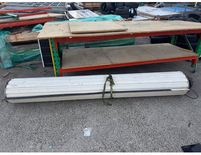 Motorised roller door

Note: working condition u...