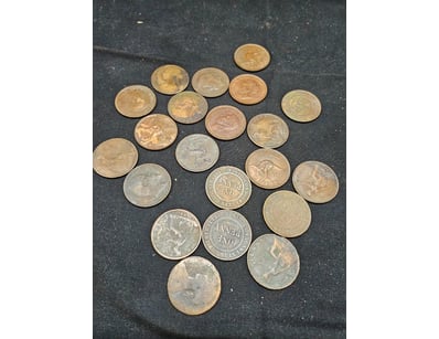 PENNY COLLECTION - MIXED DATES AND DENOMINATIONS

...