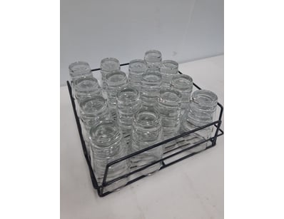 Whisky glasses.

Quantity: 45 glasses per rack.

B...