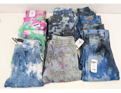 Entire Vintage Clothing Store Liquidation (ON11... - Lot 217