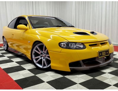 <b>2002 Holden Monaro V2 CV8 - Bright Yellow - 132...