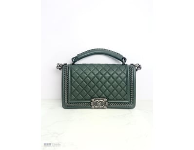 CHANEL LEBOY MEDIUM GREEN WITH TOP HANDLE 




Con...