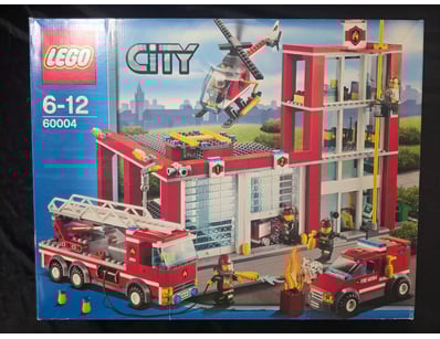 **UNRESERVED** COOKIE'S LIFETIME COLLECTION OF ... - Lot 648