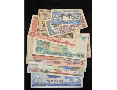 INTERNATIONAL BANKNOTE COLLECTION - MULTIPLE COUNT...