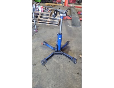 MOSTLY UNRESERVED 4x4 WORKSHOP BUSINESS CLOSURE... - Lot 257