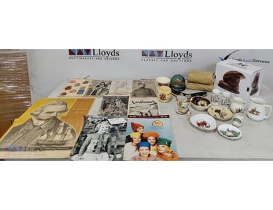 ASSORTED AUSTRALIAN VINTAGE LITERATURE, CERAMIC PI...