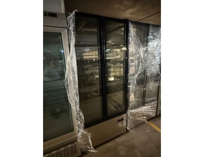 Commercial upright display refrigerator with dual ...