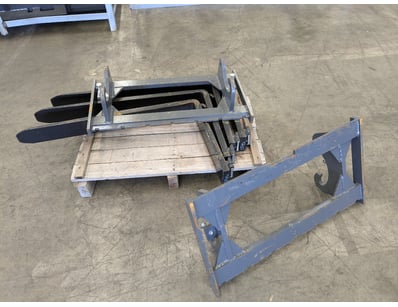 Sporting Gear, Home & Decor (WAA980) - Lot 120