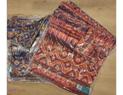 Multi-coloured lot, 2 designs, approx. 45cm x 45cm...