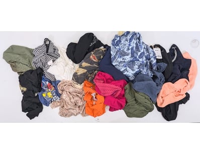 Entire Vintage Clothing Store Liquidation (ON11... - Lot 332