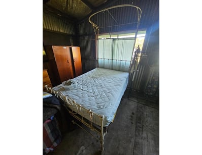 Antique/Vintage metal bed frame with canopy

Onsit...