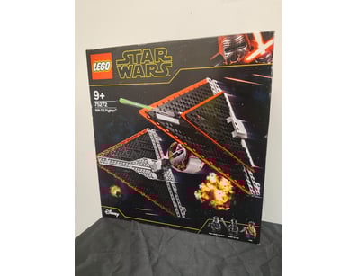 **UNRESERVED** LIFETIME COLLECTION OF LEGO PART... - Lot 250