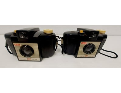 VINTAGE KODAK BROWNIE CAMERA COLLECTION - MODELS I...