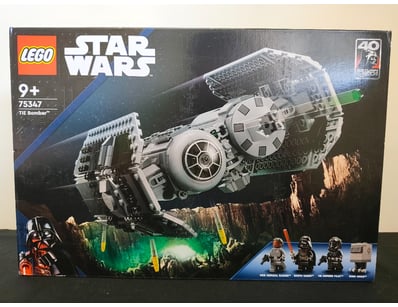 **UNRESERVED** LIFETIME COLLECTION OF LEGO PART... - Lot 702