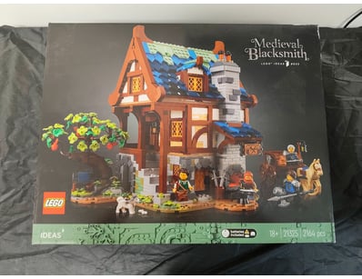 **UNRESERVED** COOKIE'S LIFETIME COLLECTION OF ... - Lot 964