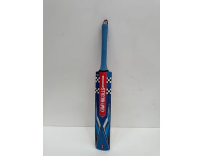 GRAY-NICOLLS  cricket bat. Classic styling indicat...