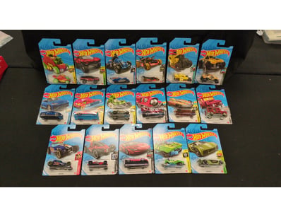 17X ASSORTED HOT WHEELS COLLECTION INCLUDING IMPAV...
