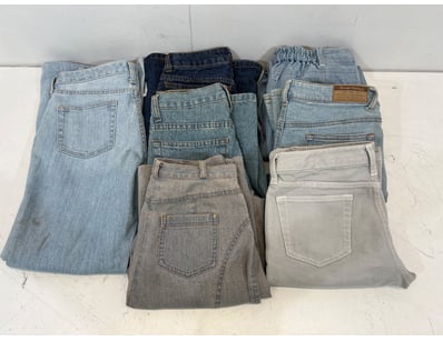 Entire Vintage Clothing Store Liquidation (ON11821) - Lot 31