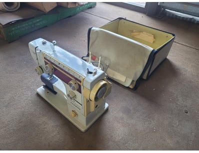 Gadgets & Home, Office Furniture, (WAA979) - Lot 1020