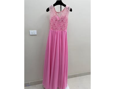 PINK BEADED LACE FORMAL EVENING GOWN

Item Size: H...