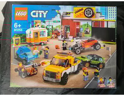 **UNRESERVED** LIFETIME COLLECTION OF LEGO PART... - Lot 853