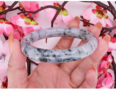 Thrift Shop (A980) - Lot 2002