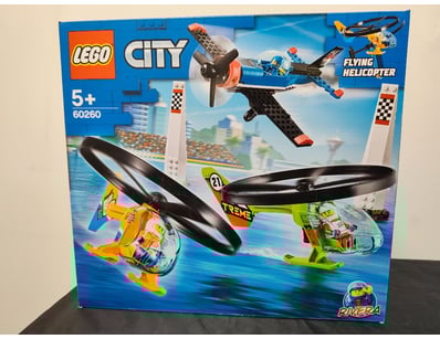 **UNRESERVED** LIFETIME COLLECTION OF LEGO PART... - Lot 652