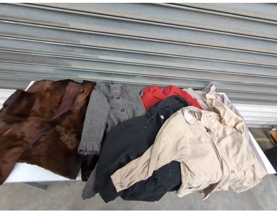 Entire Vintage Clothing Store Liquidation (ON11... - Lot 418