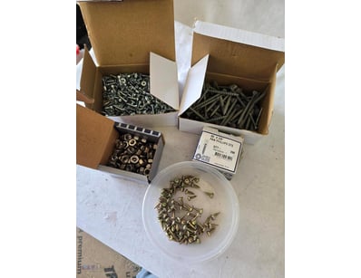 4 Different Variations Of Screws Type And Matirial...
