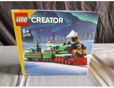 **UNRESERVED** LIFETIME COLLECTION OF LEGO PART... - Lot 190