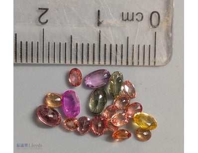 3.4 CARATS MIXED COLORS SAPPHIRE GEMSTONES     

3...
