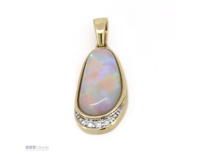 14K YELLOW GOLD, 2.05CT AUSTRALIAN OPAL AND DIAMON...