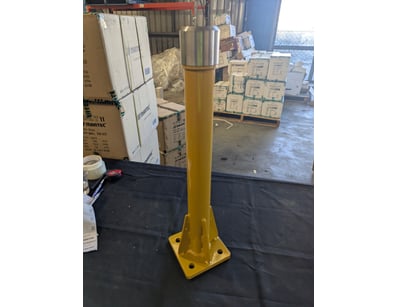 Bollard, yellow with silver top

Dimensions: H 63c...