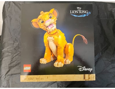 **UNRESERVED** COOKIE'S LIFETIME COLLECTION OF ... - Lot 100