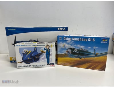 LOT OF THREE UNASSEMBLED AIRCRAFT MODEL KITS - EDU...