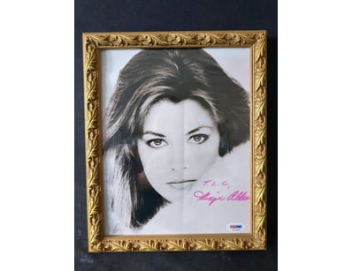 AUTOGRAPHED PHOTOGRAPH OF GINGER ALDEN.

Item Size...