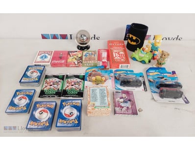 COLLECTION OF VARIOUS ITEMS INCLUDING, POKEMON TRA...