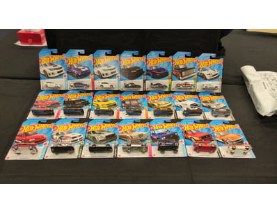 21X ASSORTED HOT WHEELS CARS INCLUDING 2017 CAMARO...