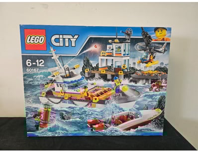 **UNRESERVED** LIFETIME COLLECTION OF LEGO PART... - Lot 732