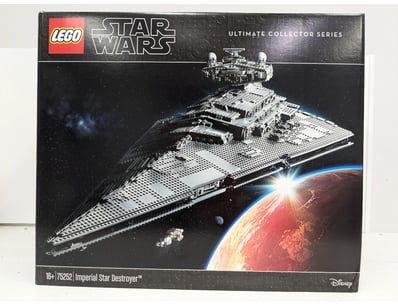 LEGO Star Wars Ultimate Collector Series Imperial ...