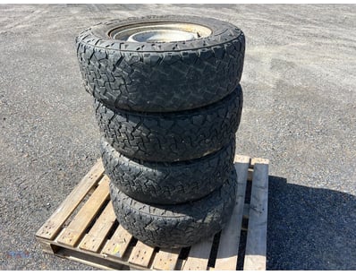Set of (4) Used Venom Power Terra Hunter X/T Tyres...