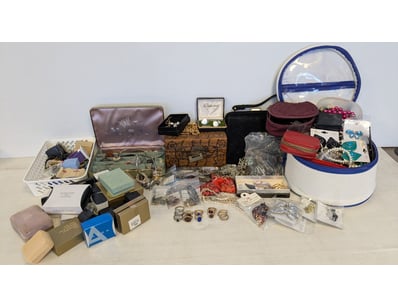 SA Public Trustee Home & Collectables Clearanc... - Lot 4287