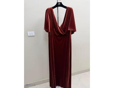 BURGUNDY VELVET WRAP DRESS WITH FLUTTER SLEEVES

I...