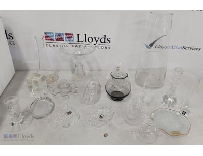ASSORTED WHITE GLASS AND CRYSTAL ITEMS.

Condition...
