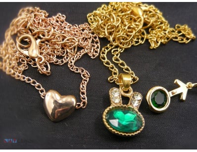 GOLD COLOUR PENDANT NECKLACES       

 


 

 

Co...